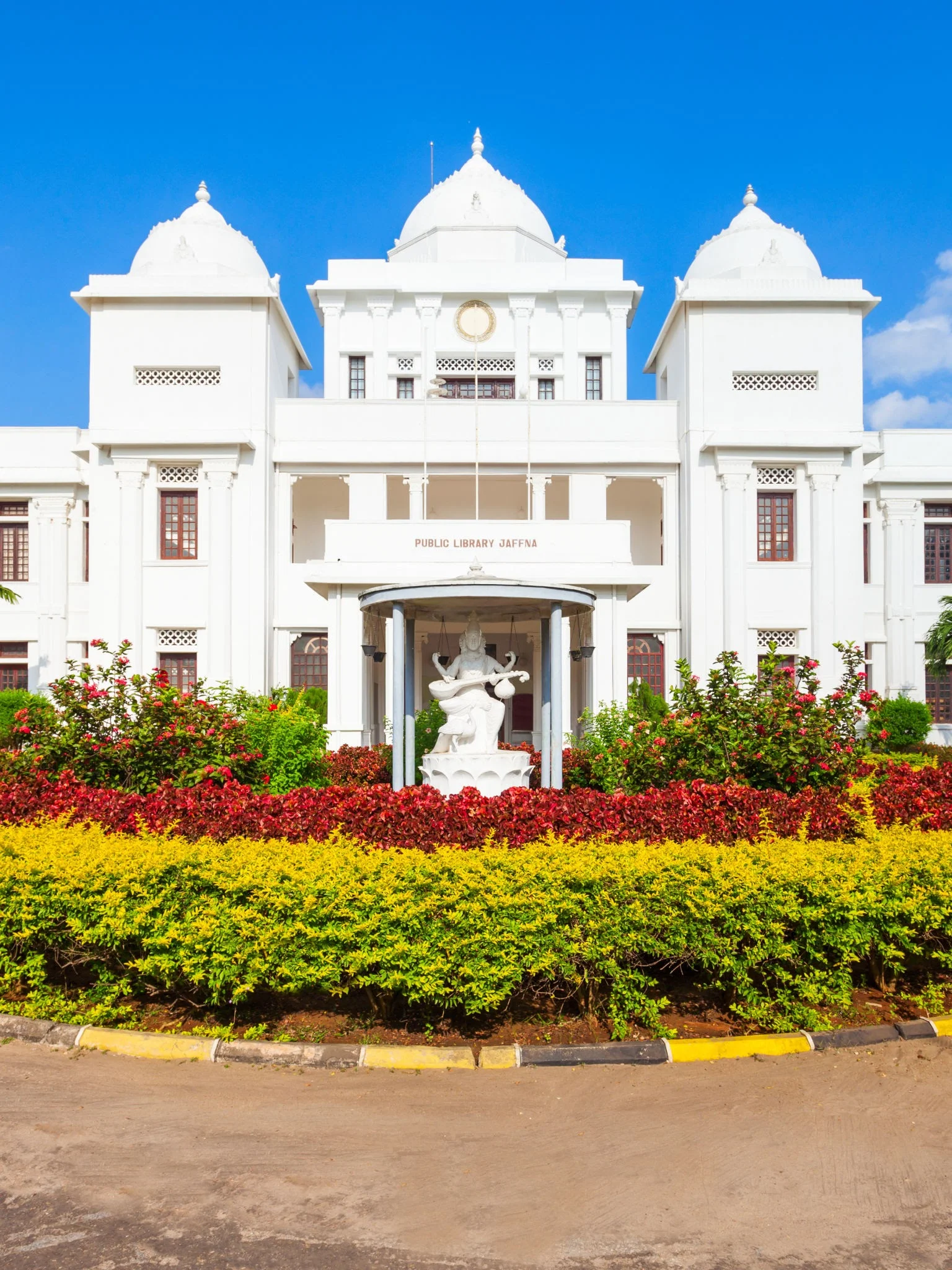 Façade indo-saracène de la bibliothèque publique de Jaffna, Esplanade Road.