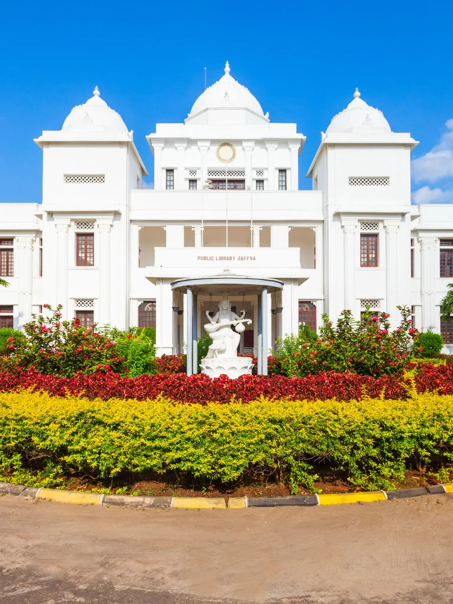 Façade indo-saracène de la bibliothèque publique de Jaffna, Esplanade Road.