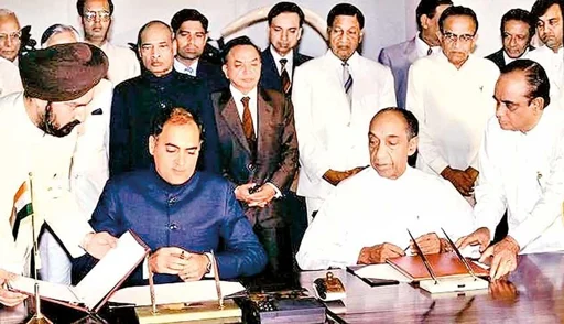 Rajiv Gandhi et J. R. Jayewardene signent les accords indo-sri-lankais à Colombo, 29 juillet 1987