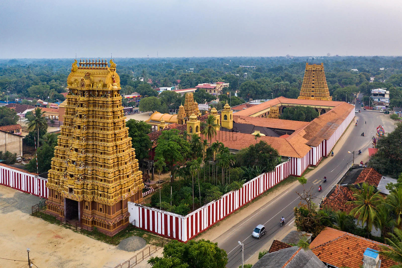 Temple hindou tamoul de Nallur à Jaffna, patrimoine religieux du Nord.